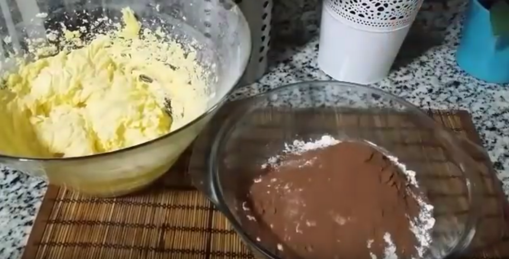 أسهل طريقة لعمل كوكيز بالشوكليت شيبس من مطبخ مروة الشافعي 3 كوكيز بالشوكليت شيبس من مطبخ مروة الشافعي
