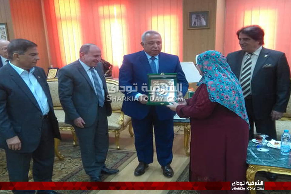 محافظ الشرقية يستقبل رئيس مجلس إدارة شركة القناة لتوزيع الكهرباء 1 محافظ الشرقية يستقبل رئيس مجلس إدارة شركة القناة لتوزيع الكهرباء