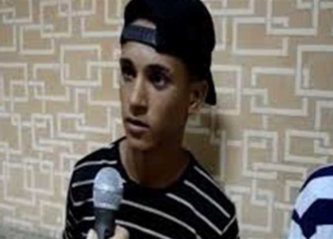 والد الطفل المتهم بالتهريب: لسنا فقراء وامتلك مخبز بلدي 1 والد الطفل المتهم بالتهريب