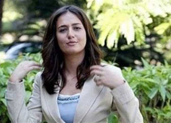 والد حلا شيحة يدخل في نوبة بكاء على الهواء 1 والد حلا شيحة يدخل في نوبة بكاء