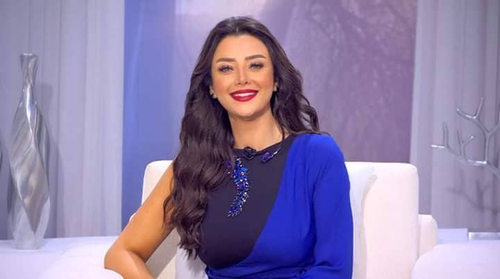 والدة رضوى الشربيني تبتز ابنتها بسبب برنامجها 1 نصائح رضوى الشربيني للبنات