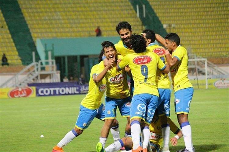 هروب لاعب الإسماعيلي إلى تركيا .. وقرار عاجل من مجلس الإدارة 1 الاعتداء على مدرب الإسماعيلي في مباراة الكويت