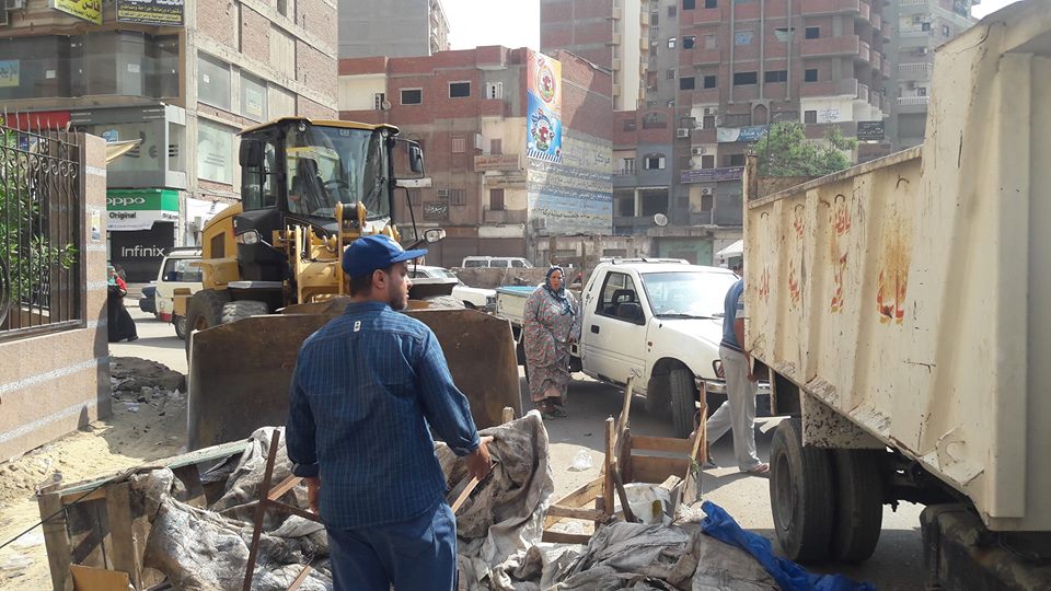 حملة إزالات مكبرة للباعة الجائلين بشوارع ديرب نجم 1 حملة إزالات مكبرة للباعة الجائلين بشوارع ديرب نجم
