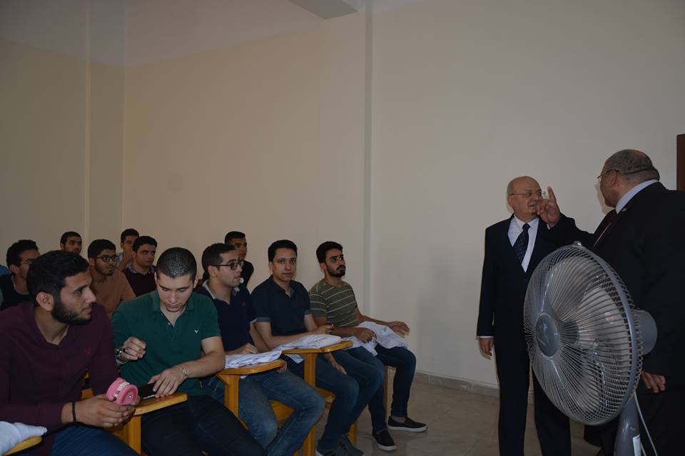 رئيس جامعة الزقازيق يتفقد كلية طب الأسنان 3 جامعة الزقازيق يتفقد كلية طب الأسنان 2