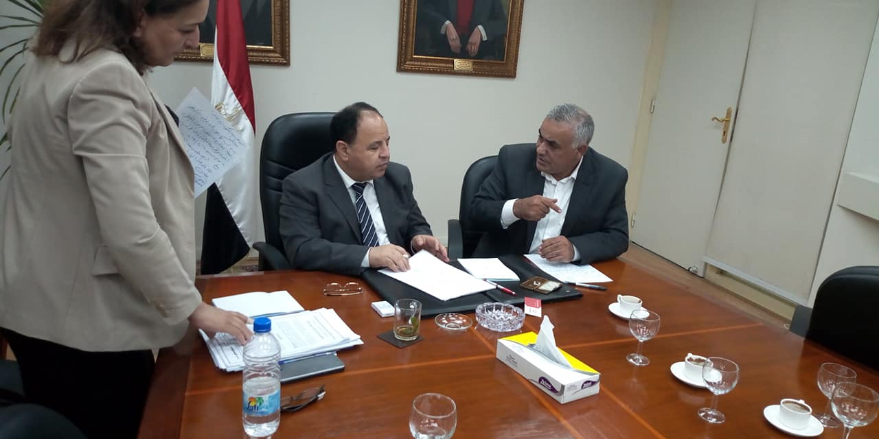 نائب الزقازيق يحصل على الموافقة لتثبيت 4 آلاف موظف بالشرقية 2 عضو مجلس النواب مع وزير المالية