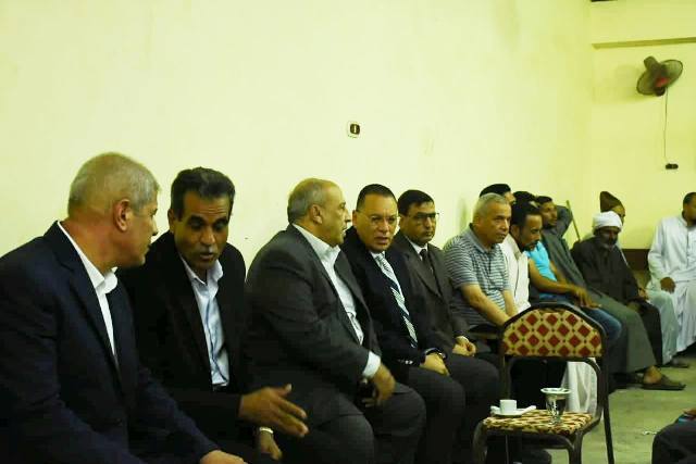 محافظ الشرقية يؤدي واجب العزاء لأسر ضحايا حادث إنقلاب جرار زراعي بديرب نجم 4 محافظ الشرقية يؤدي واجب العزاء بضحايا ديرب نجم