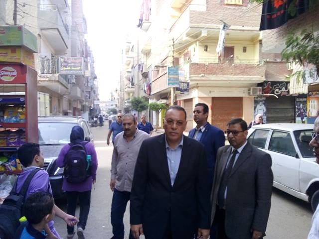 محافظ الشرقية يتفقد شوارع الزقازيق ويشدد على إزالة المخالفات 3 الشرقية يتفقد شوارع الزقازيق ويشدد على إزالة المخالفات 2