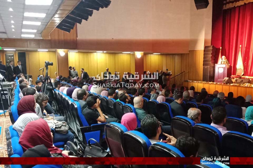 محافظ الشرقية يشهد احتفال العيد القومي بقصر ثقافة الزقازيق 2 محافظ الشرقية يشهد احتفال العيد القومي بقصر ثقافة الزقازيق