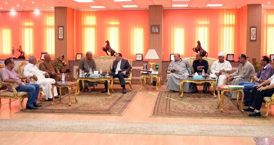محافظ الشرقية يلتقي أهالي صان الحجر ويكشف سبب نقل بعض الآثار 3 محافظ الشرقية يلتقي أهالي صان الحجر ويكشف سبب نقل بعض الآثار