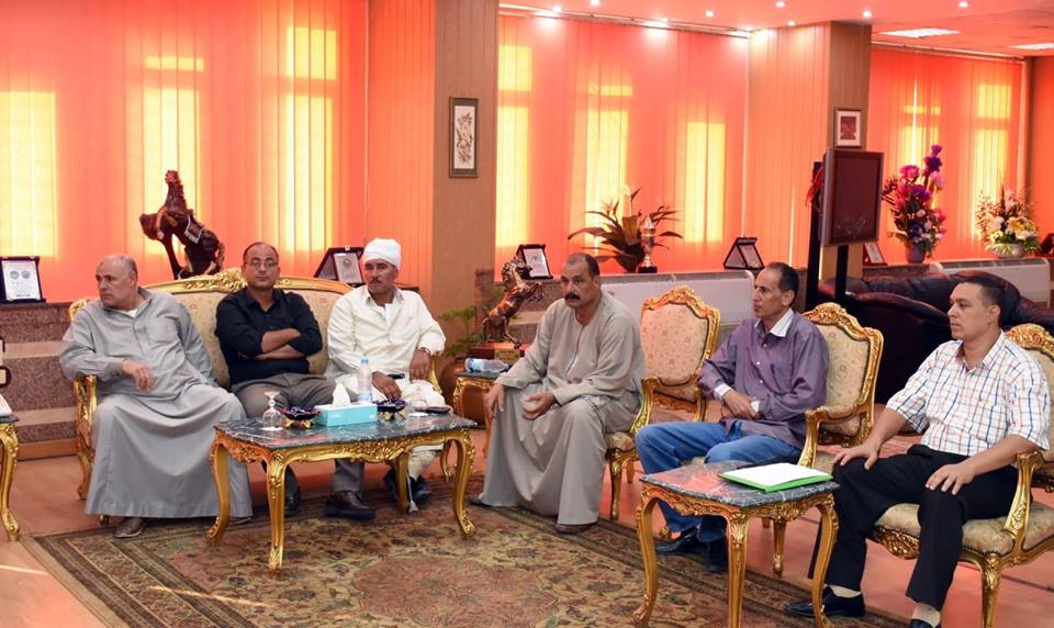 محافظ الشرقية يلتقي أهالي صان الحجر ويكشف سبب نقل بعض الآثار 1 محافظ الشرقية يلتقي أهالي صان الحجر ويكشف سبب نقل بعض الآثار