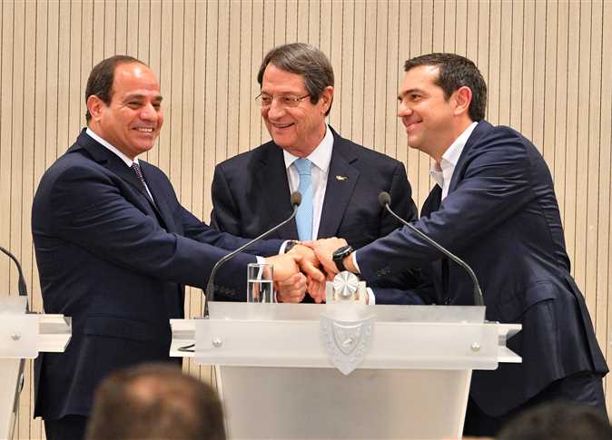 السيسي: نسعى لتطوير العلاقات بين الدول الثلاث في مجالات الطاقة 1 توقيعات بين مصر وقبرص واليونان