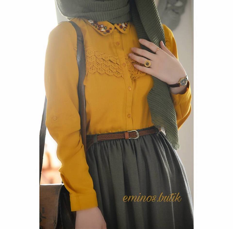 جيبات موضة شتاء 2019 للمحجبات 19 جيبة زيتي على بلوزة مسطردة موضة شتاء 2019
