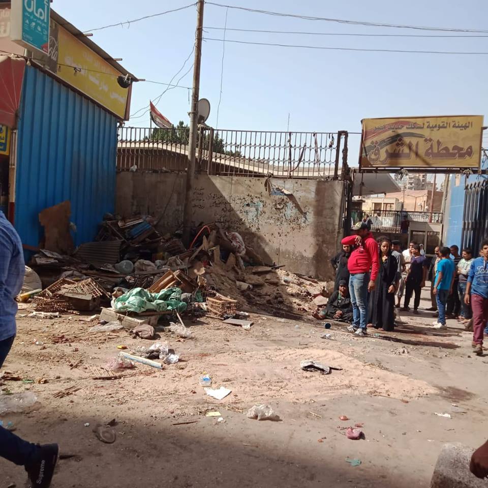حملة مكبرة لإزالة الأكشاك والباعة الجائلين بمنطقة المحطة بالزقازيق 3 مكبرة لإزالة الأكشاك المخالفة بالزقازيق 5