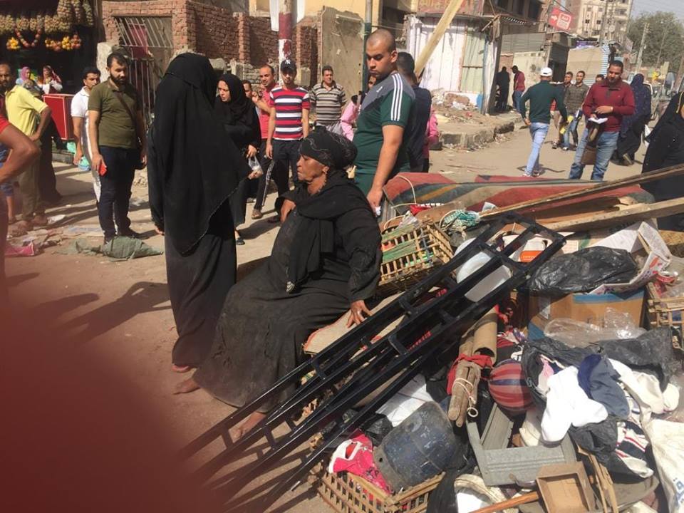 حملة مكبرة لإزالة الأكشاك والباعة الجائلين بمنطقة المحطة بالزقازيق 4 مكبرة لإزالة الأكشاك المخالفة بالزقازيق 6
