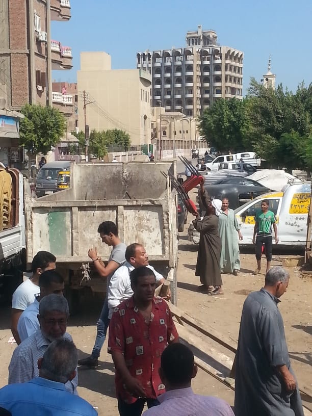 حي ثاني الزقازيق يشن حملة إزالات مكبرة