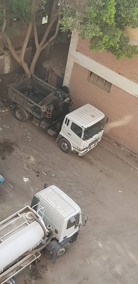سكان حي مدرسة القومية يشكون من حشرات محطة الصرف الصحي 6 سكان حي مدرسة القومية يشكون من حشرات محطة الصرف الصحي