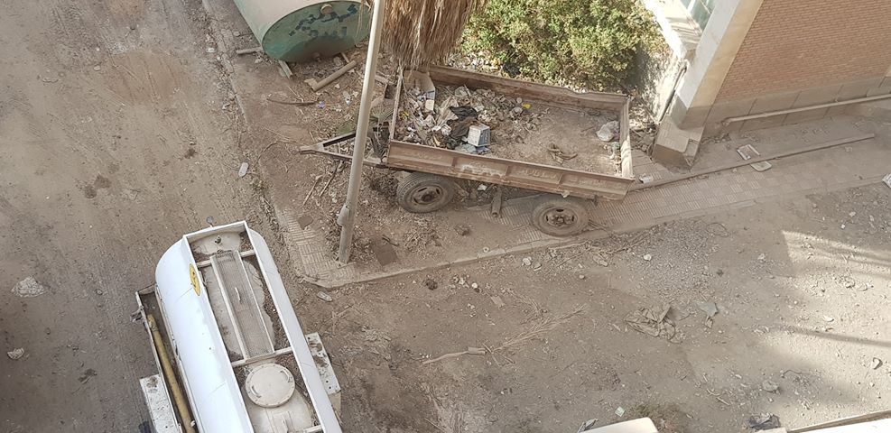 سكان حي مدرسة القومية يشكون من حشرات محطة الصرف الصحي 9 سكان حي مدرسة القومية يشكون من حشرات محطة الصرف الصحي