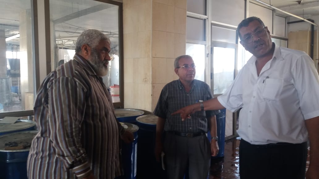 ضبط ٣٧٧٠٠ عبوة عصير فاسدة بالعاشر من رمضان 4 ضبط ٣٧٧٠٠ عبوة عصير فاسدة بالعاشر من رمضان