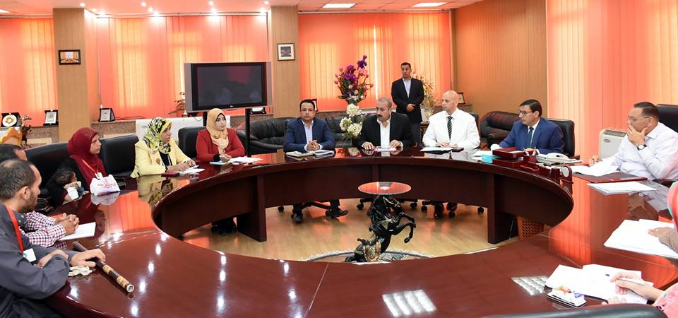 محافظ الشرقية يوجه بتوفير سكن لأسرة طفلة تعاني من ضمور في النخاع 2 1
