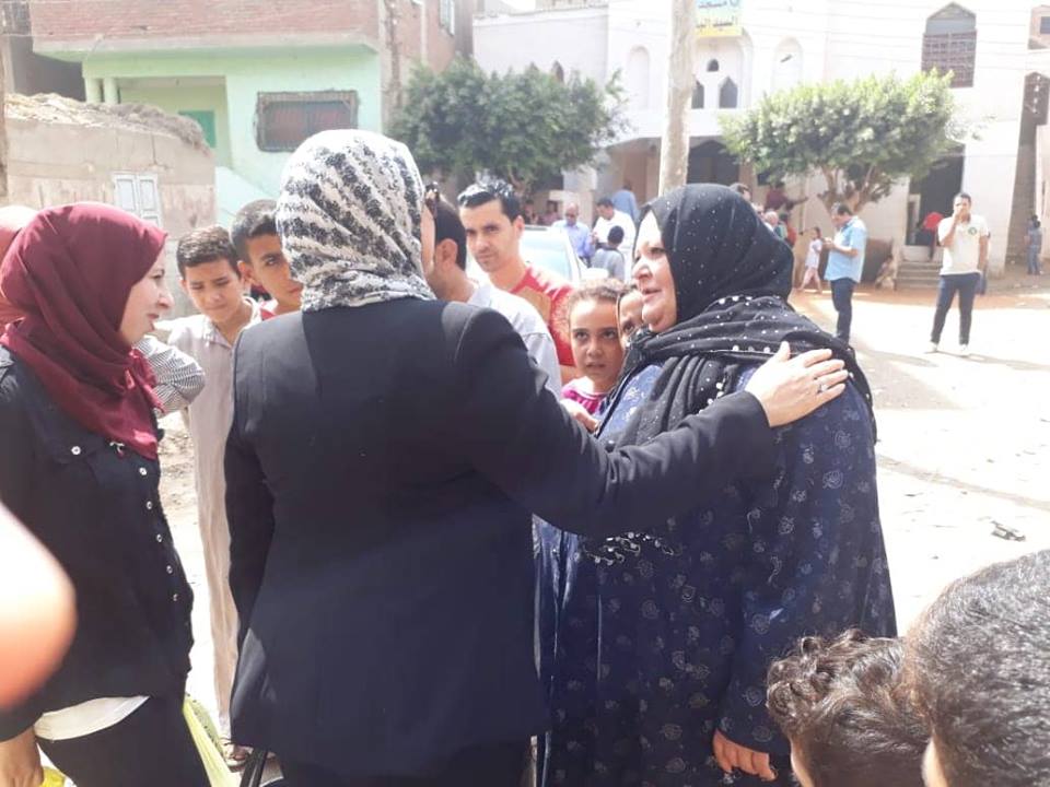 مستقبل وطن بالشرقية يوزع سلع غذائية مجانية بديرب نجم 2 مستقبل وطن بالشرقية يوزع سلع غذائية مجانية بديرب نجم
