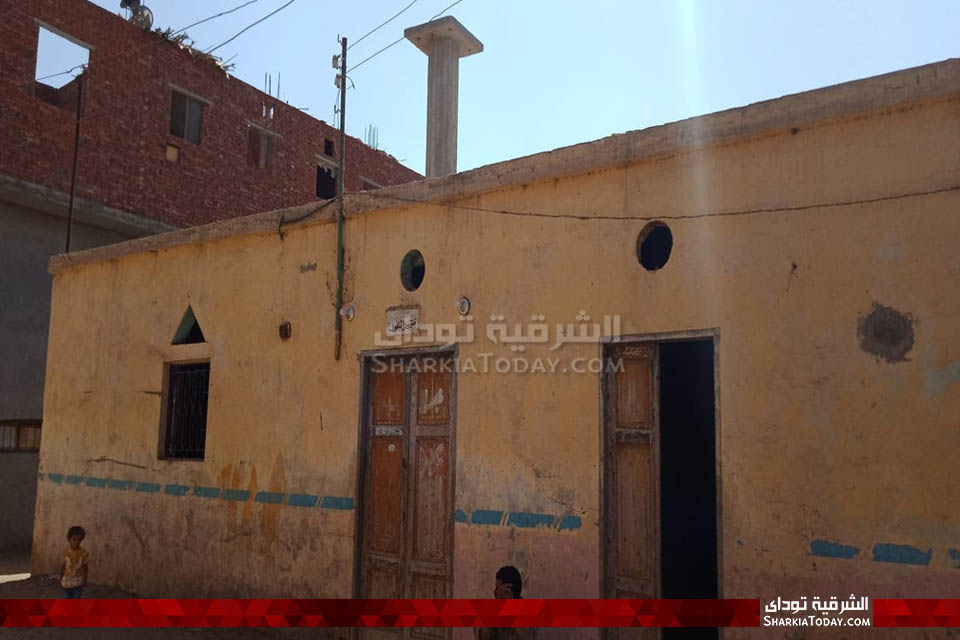 تهالك مسجد التقوى بأبوحماد.. والأهالي: معرض للانهيار في أي وقت 1 التقوى