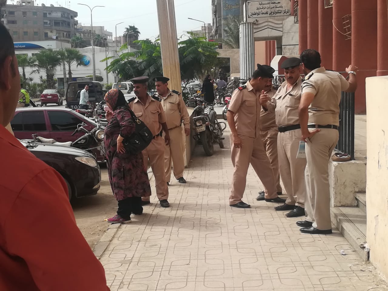 حملة مكبرة لإزالة الإشغالات بمدينة الزقازيق 1 حملة مكبرة لإزالة الإشغالات