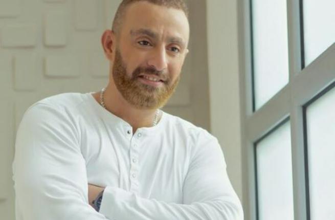السقا يخاف من الفئران وكرارة من الكلاب وهنيدي من المرتفعات تعرف على فوبيا النجوم 1 أحمد السقا يرقص على أنغام المزمار البلدي