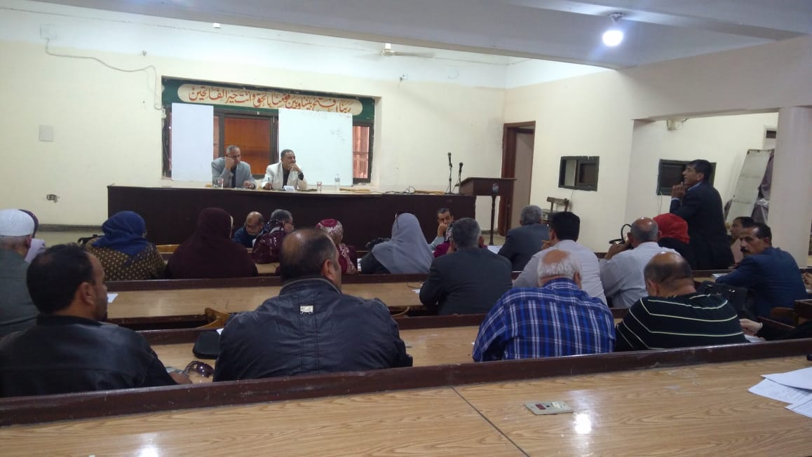 رئاسة الزقازيق تشدد على إزالة جميع الاشغالات المخالفة بحرم سكة الحديد 1 اجتماع رؤساء مجلس مدينة الزقازيق