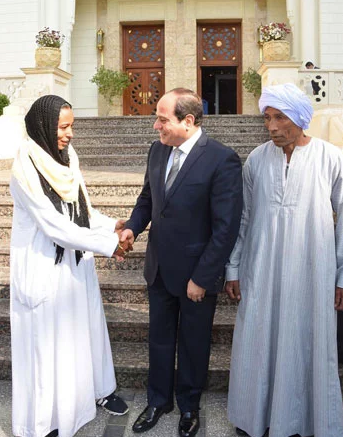 السيسي يوجه بتلبية طلبات سائقة تروسيكل الأقصر 5 السيسي يوجه بتلبية طلبات سائقة تروسيكل الأقصر