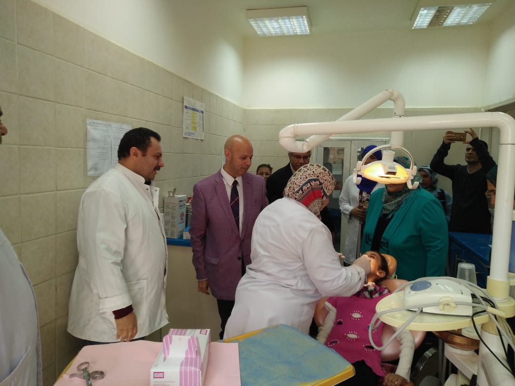 الكشف علي ١٦٠٠ مريض بالمركز الطبي بالعاشر من رمضان 2 الكشف علي ١٦٠٠ مريض بالمركز الطبي بالعاشر من رمضان