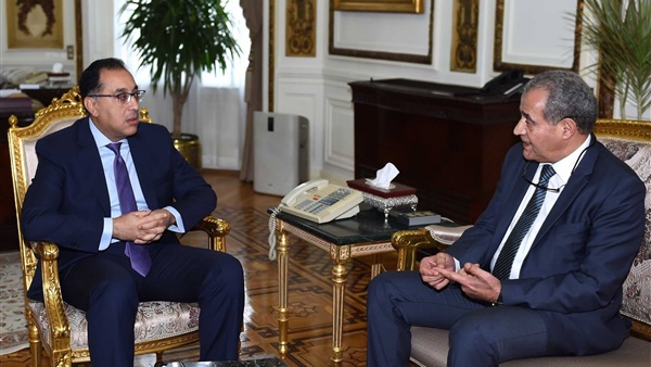 رئيس الوزراء يجتمع بوزير التموين بشأن الدعم 1 رئيس الوزراء يجتمع بوزير التموين بشأن الدعم