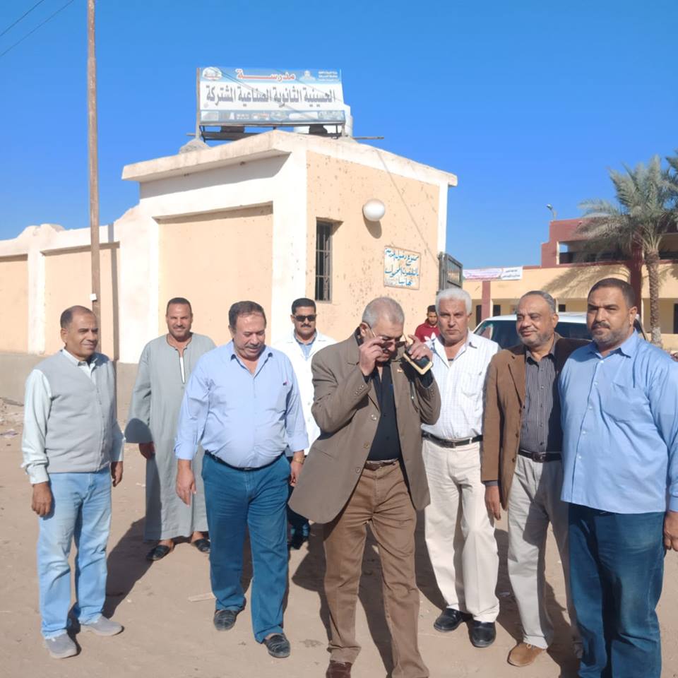 رئيس مدينة الحسينية يقوم بزيارة مفاجئة للمدارس 1 المحاسب «علي الصناديلي»رئيس مركز مدينة الحسينية