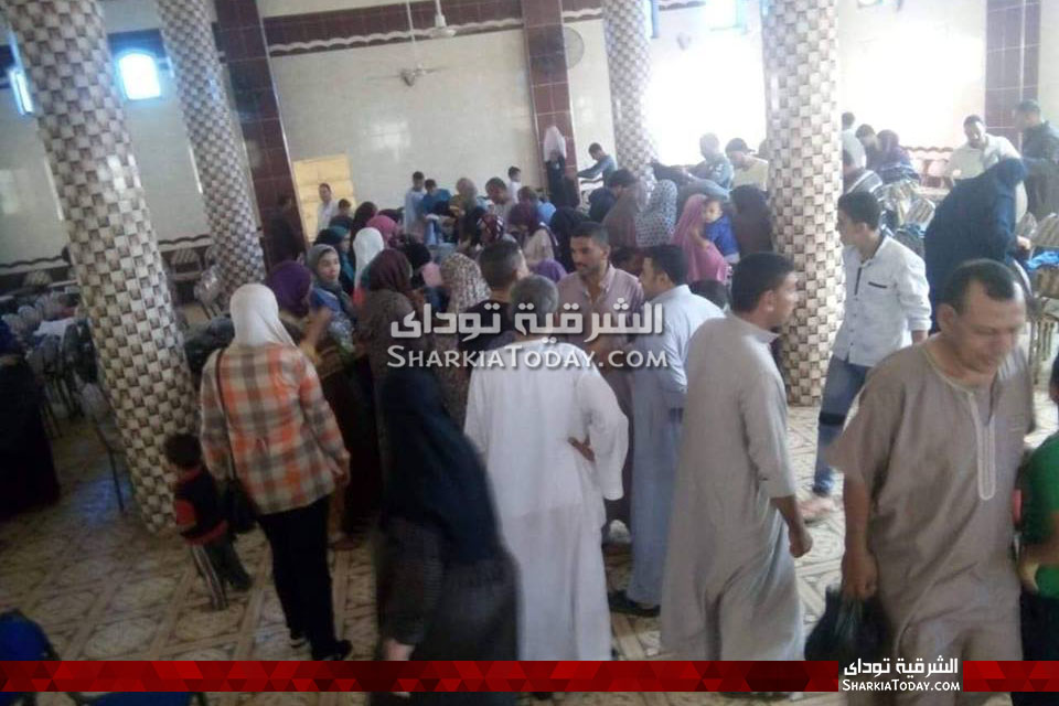 صناع الحياة بمنيا القمح تنظم معرض ملابس مجاني 1 صناع الحياة بمنيا القمح تنظم معرض ملابس مجاني