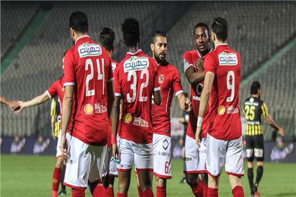 لاعب الأهلي يوقع للمصري البورسعيدي 1 لاعب الأهلي يوقع للمصري البورسعيدي