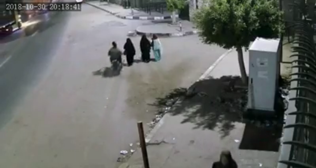 لحظة سرقة سيدة منتقبة بالزقازيق 1 لحظة سرقة سيدة منتقبة بالزقازيق