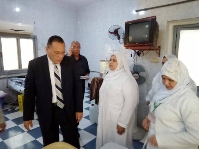 محافظ الشرقية يصرف مكافئة لتمريض مركز طب الأسرة بحلمية أبو حماد 2 محافظ الشرقية يصرف مكافئة لتمريض مركز طب حلمية أبو حماد