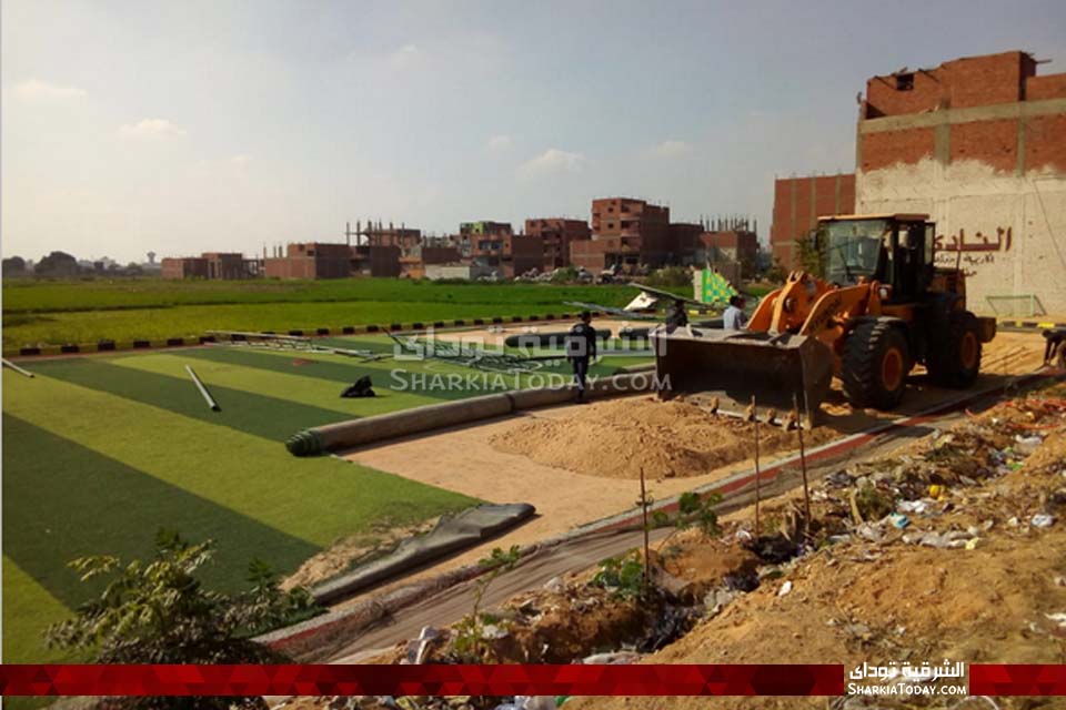 منها ملاعب كرة قدم .. إزالة 20 حالة تعدي على الأراضي الزراعية بالزقازيق 2 70