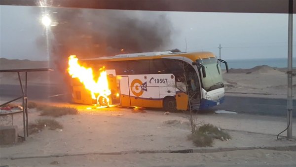 إصابة سائحين اثنين فى انفجار أتوبيس سياحي بالهرم 1 إصابة سائحين اثنين فى انفجار أتوبيس سياحي بالهرم