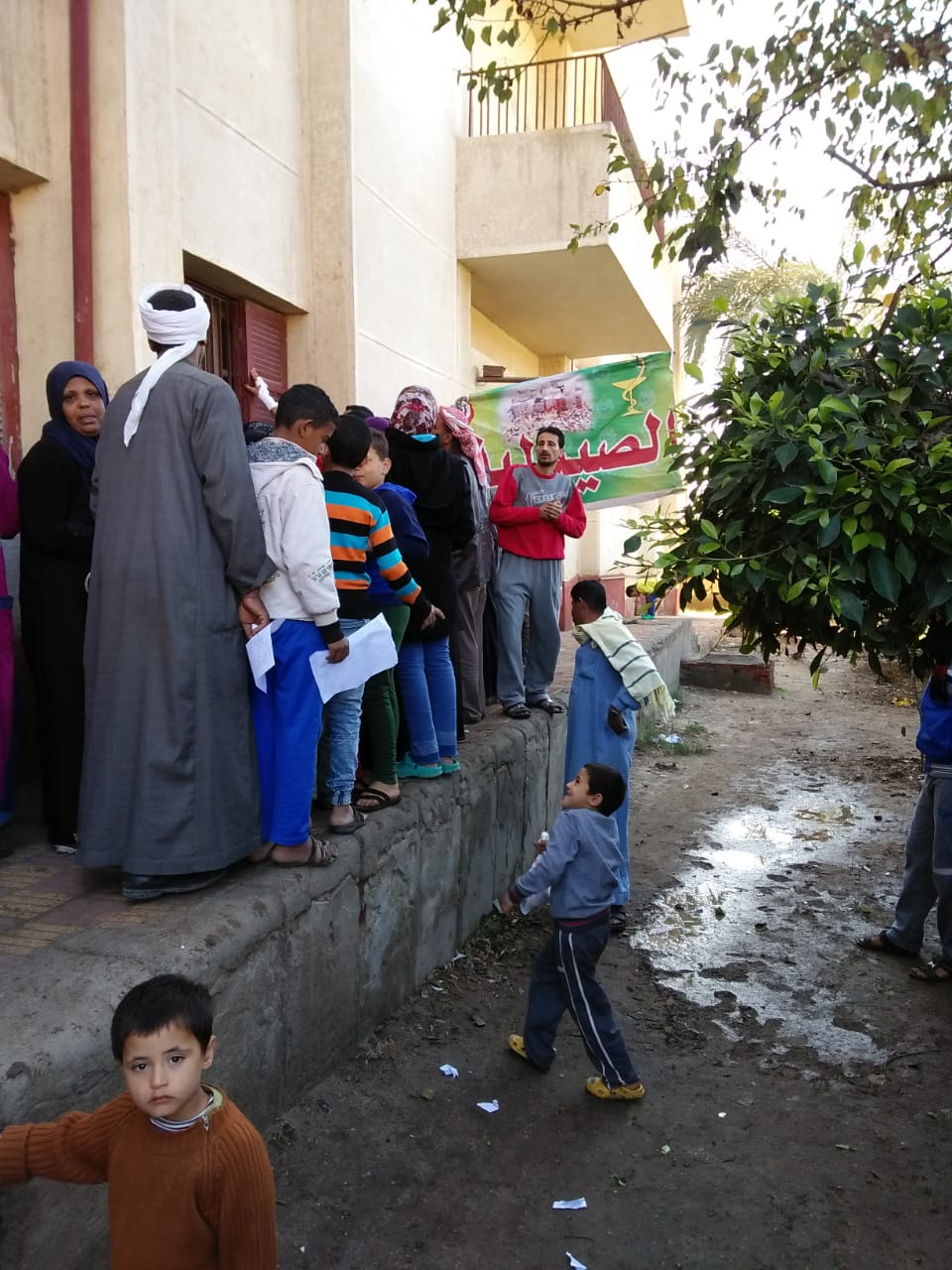 الكشف على 2000 مريض في قافلة علاجية بكفر صقر 2 الكشف على 2000 مريض في قافلة علاجية بكفر صقر