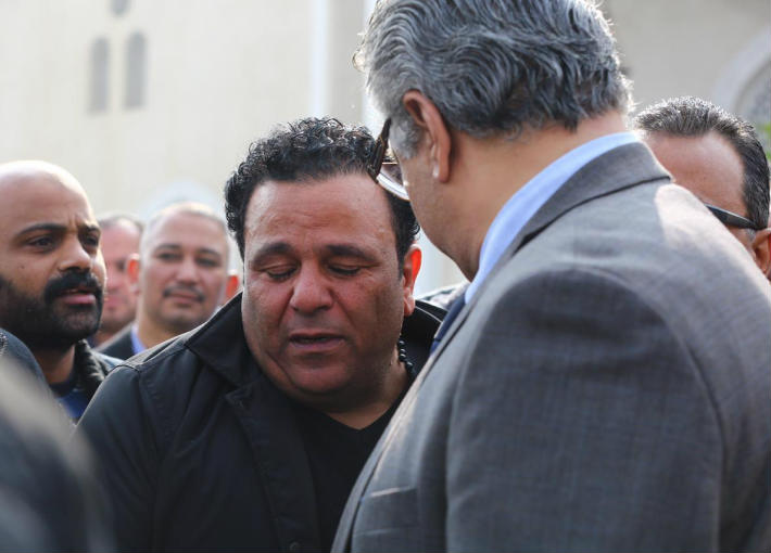 جنازة شقيق محمد فؤاد وسط غياب نجوم الفن 1 محمد فؤاد