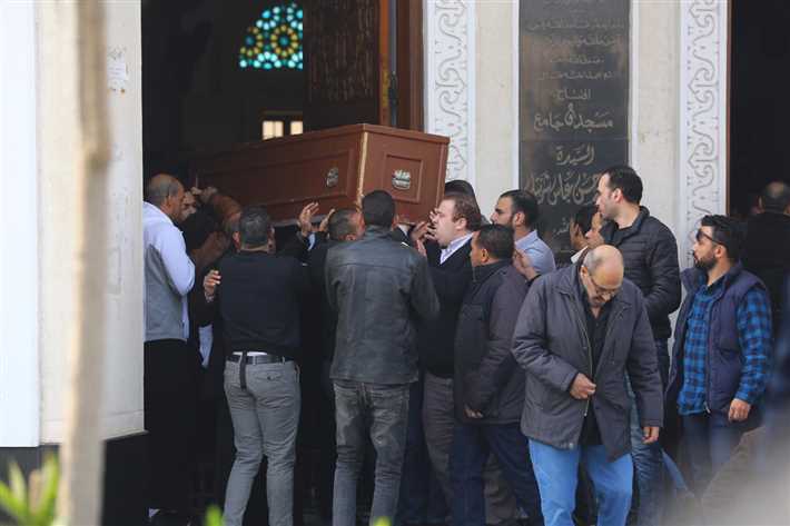 جنازة شقيق محمد فؤاد وسط غياب نجوم الفن 2 جنازة شقيق محمد فؤاد