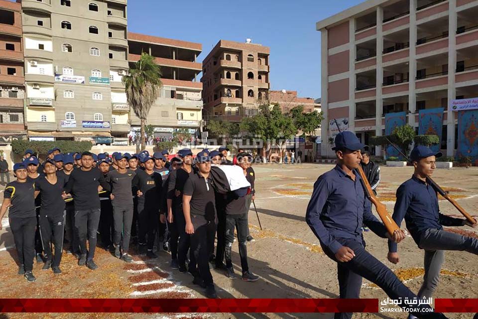 محافظ الشرقية يشهد طابور العرض بمدرسة الحسينية العسكرية 5 5 1
