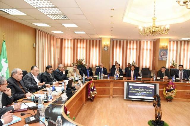 محافظ الشرقية يجتمع مع مديري البنوك لبحث تطوير وتجميل المحافظة 2 محافظ الشرقية يجتمع مع مديري البنوك لبحث تطوير وتجميل المحافظة