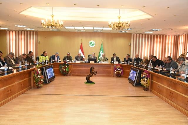 محافظ الشرقية يحذر رؤساء المراكز والمدن: إحالة المتقاعسين للنيابة 1 محافظ الشرقية يحذر رؤساء المراكز والمدن