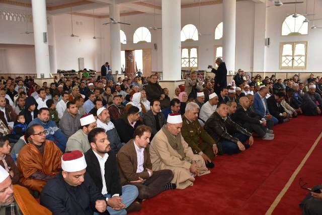 محافظ الشرقية يفتتح مسجد المدينة المنورة بالعاشر من رمضان 3 الشرقية يفتتح مسجد المدينة المنورة بالعاشر من رمضان4