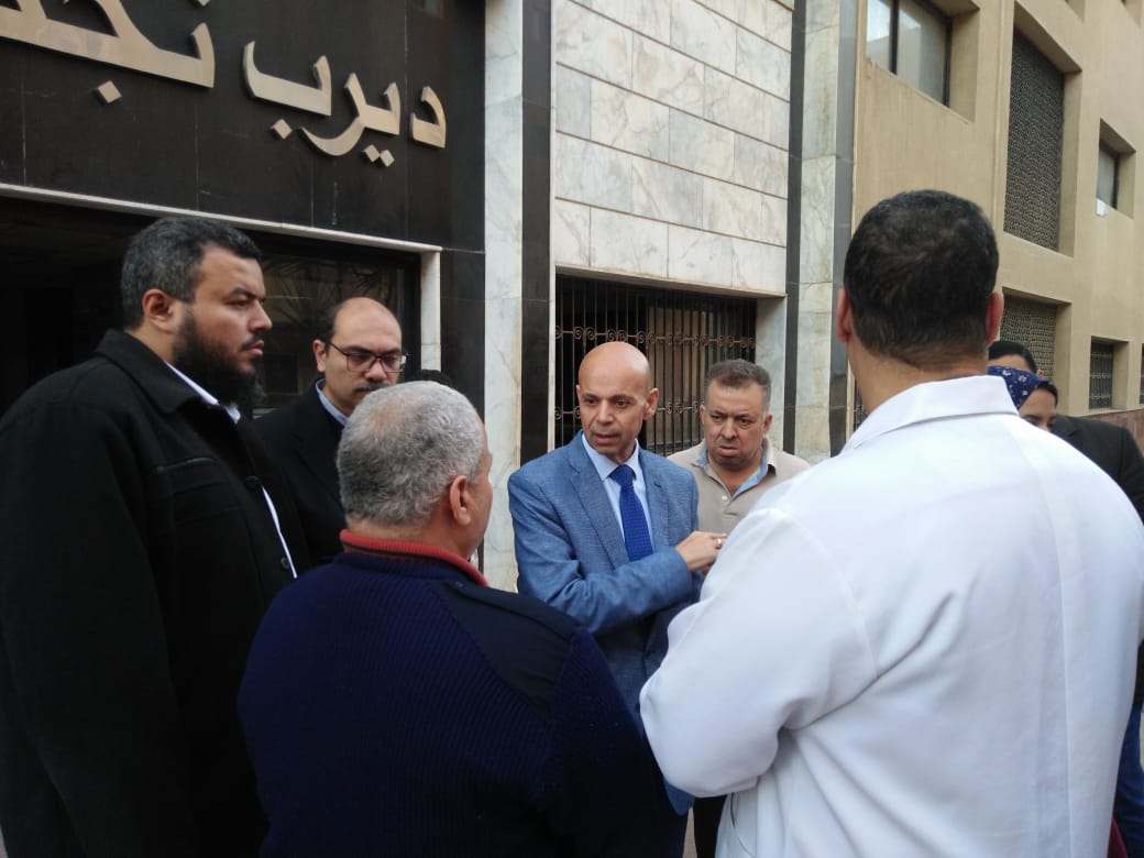 وكيل صحة الشرقية يفجئ مستشفى ديرب نجم ويحيل أطباء للتحقيق 1 وكيل صحة الشرقية يفجئ مستشفى ديرب نجم ويحيل أطباء للتحقيق