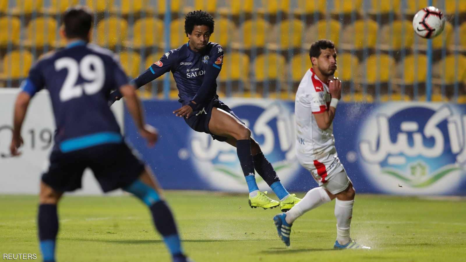 الزمالك يتعادل مع بيراميدز بعشرة لاعبين في قمة نارية 1 الزمالك يتعادل مع بيراميدز بعشرة لاعبين في قمة نارية