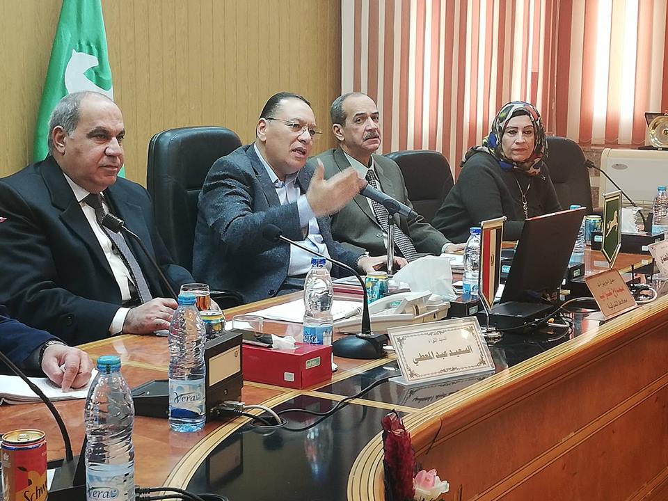 محافظ الشرقية: ليس لدى صلاحيات لحل مشاكل مستشفى الأحرار بالزقازيق 1 محافظ الشرقية الدكتور ممدوح غراب