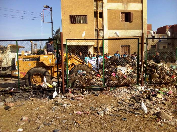 محافظ الشرقية يستجيب ويشن حملة نظافة بقريتي كفر الحصر والحمام بالزقازيق 1 محافظ الشرقية يستجيب ويشن حملة نظافة بقريتي كفر الحصر والحمام بالزقازيق
