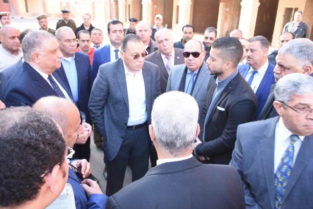 محافظ الشرقية يمهل أصحاب وكالات سوق الصالحية شهراً لتوفيق أوضاعهم 1 محافظ الشرقية يمهل أصحاب وكالات سوق الصالحية شهراً لتوفيق أوضاعهم